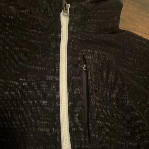 Lululemon Men’s Black Design Zip Up Hoodie. Size XL - Picture 2 of 5